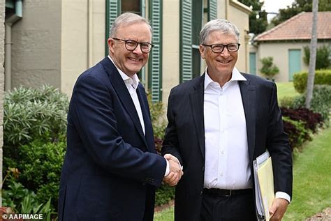 Billionaire Bill Gates Has Been Snapped With A Woman Outside Sydney