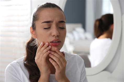 Causes Of Itching And Swollen Lips Lipstutorial Org