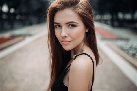 Women Smirk Women Outdoors P Ivan Proskurin Face Brown Eyes