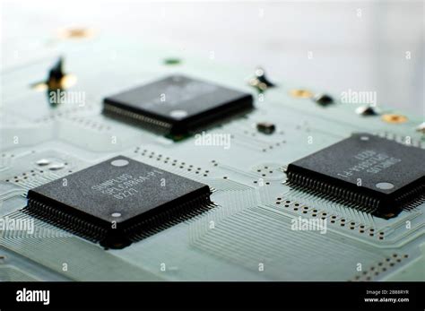 Memory board with several electrical SMD chip Stock Photo - Alamy