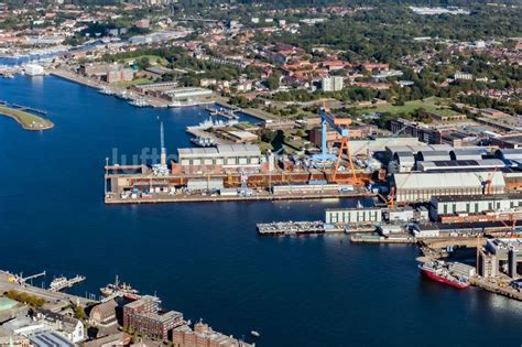 Luftbild Kiel Werftgelände der thyssenkrupp Marine Systems GmbH in