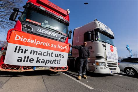 Spritpreis Proteste Lkw Fahrer Verlangsamen Verkehr Um Berlin