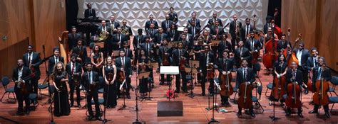 Orquestra Formada Por Jovens De Comunidades Do RJ Se Apresenta No Cine