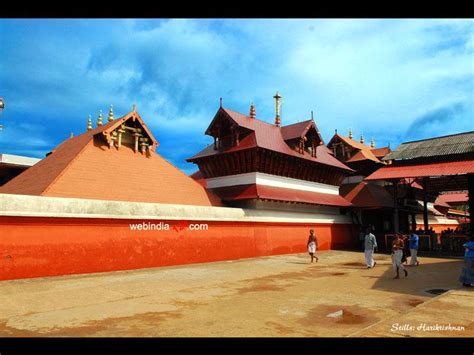 Guruvayoor Temple - Thrissur Photos