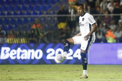 Marlon Freitas Agita Vestiário Em Pré Jogo Do Botafogo ‘tenho