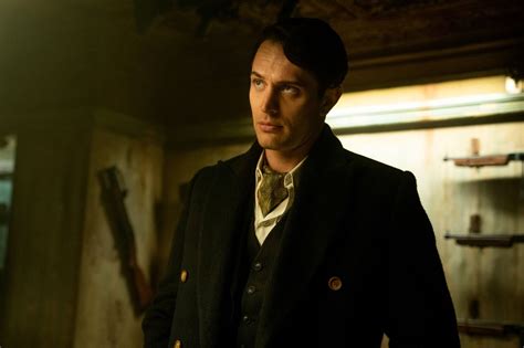 Появились кадры сериала «Континенталь»
