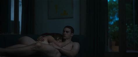 CUTE GUY HAS STRAIGHT SEX ThisVid