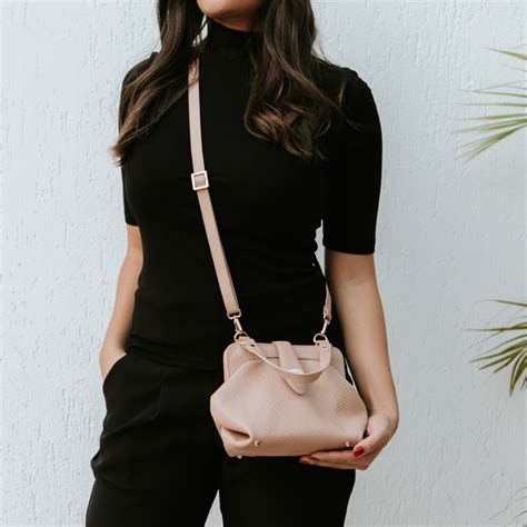 Bolsa de Couro Nude Alça Tiracolo e Transversal