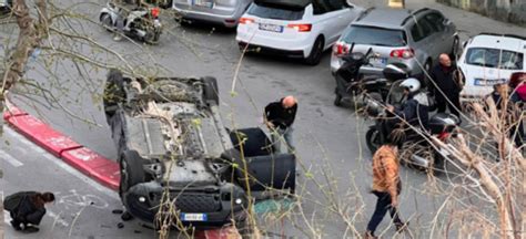 Palermo Auto Si Ribalta In Via Ausonia Strada Chiusa Al Traffico