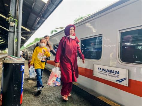 Masa Angkutan Lebaran Kai Divre Iv Tanjungkarang Sukses Layani