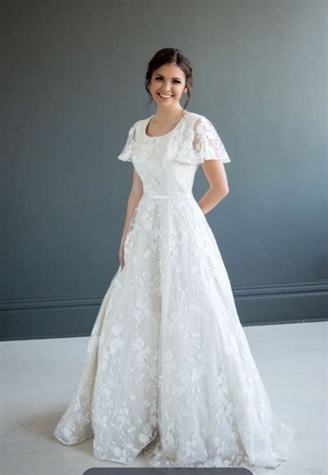 Pin By Brianna Lynch On Wedding In Short Sleeve Wedding Dress