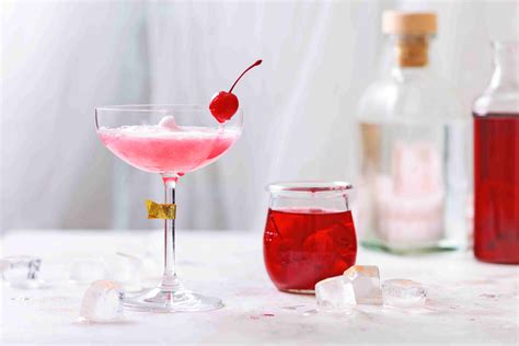 The Classic Pink Lady Cocktail Recipe