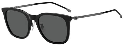 Купить Солнцезащитные очки HUGO BOSS за 15403р. с доставкой
