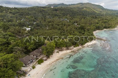 Potensi Wisata Pantai Ambon Antara Foto