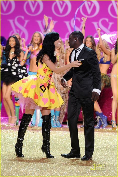 Katy Perry Victoria S Secret Fashion Show Performer Photo 2494582 Akon Katy Perry Photos