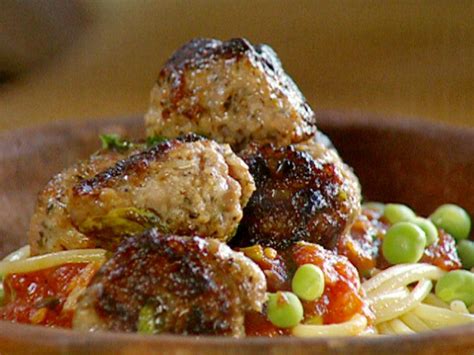 Quick Sausage Meatballs With A Tomato And Basil Sauce Spaghetti And