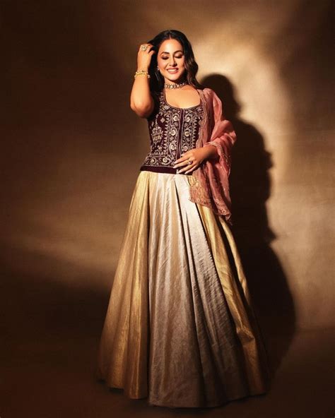 Actress Hina Khan Looks Pretty Hot Images