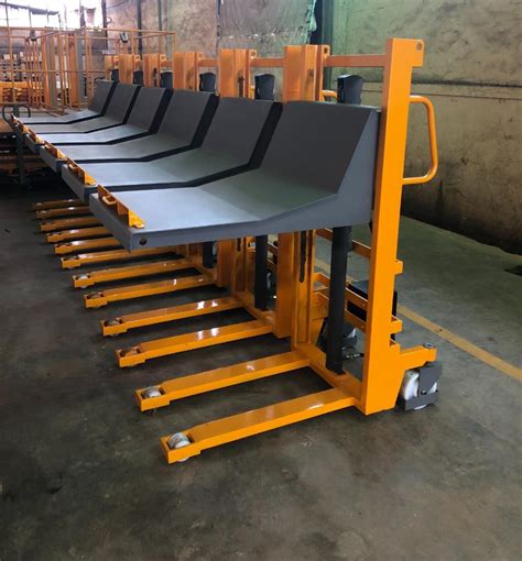 Manual Roll Lifter Manufacturer Seller In Thane Jay Equipment