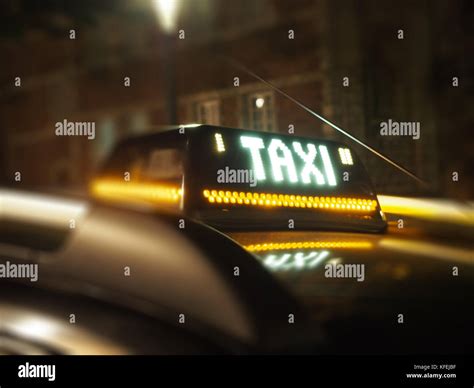 Vector Taxi Hi Res Stock Photography And Images Alamy