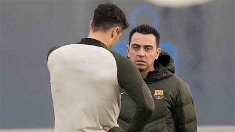 Xavi se aferra a la Liga encarado con la prensa y crítico con el vestuario