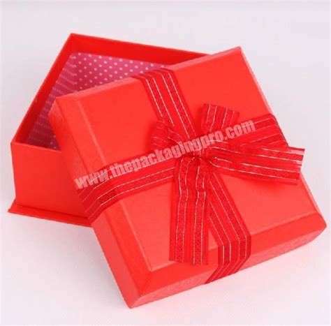 2017 Guangzhou Unique Design Gift Cardboard Chocolate Box Packaging