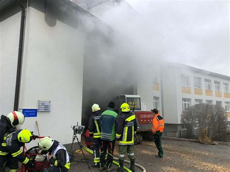 Sechs Feuerwehren Bei Brand Eines Hackschnitzellagers Im Einsatz