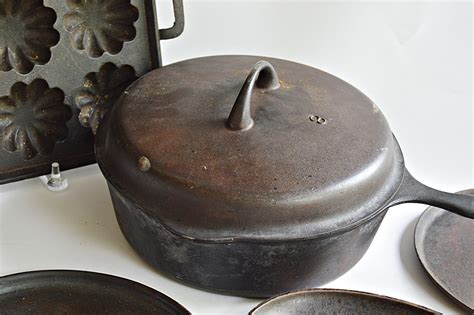 Seven Pieces Of Vintage Cast Iron Cookware Ebth