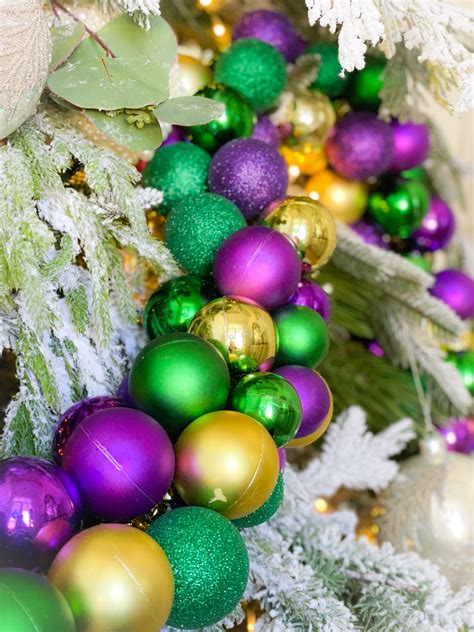 Lux Mardi Gras Ball Garland – Blanc Box