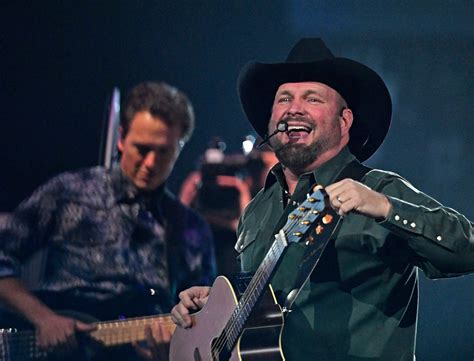 Garth Brooks Releases Party Anthem All Day Long 15 Mi