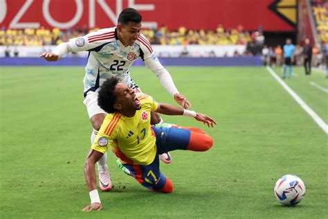 Café cargado Colombia golea a Costa Rica y avanza a cuartos de final