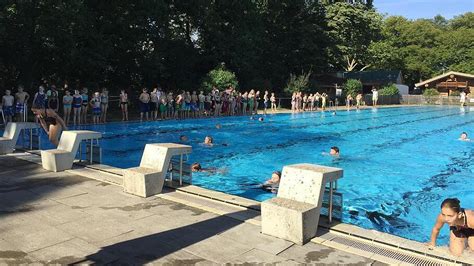 200 Teilnehmer beim ersten Swim Run für Schüler im Geomaris