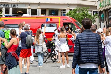 Angers Pr S De Manifestants Contre Le Pass Sanitaire Notre