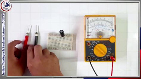 Verificacion De Capacitores Con Multimetro Analogico Youtube