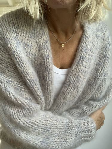 Ravelry Chila V Cardigan Pattern By Tanja Koenigs