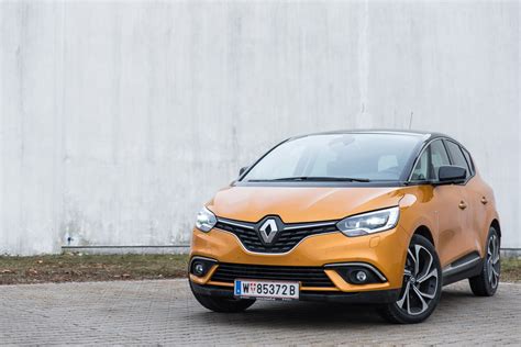 Renault Scénic BOSE dCi 110 EDC Rendezvous mit der Discokugel autofilou