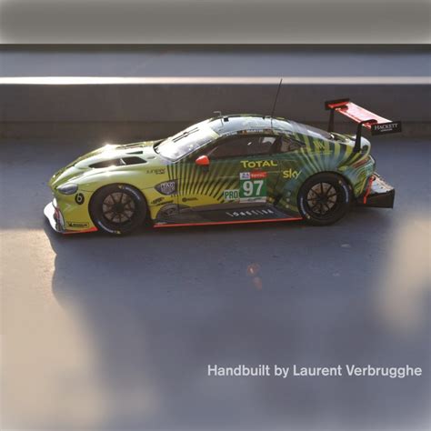 Aston Martin Vantage Le Mans Model Kit Car Profil