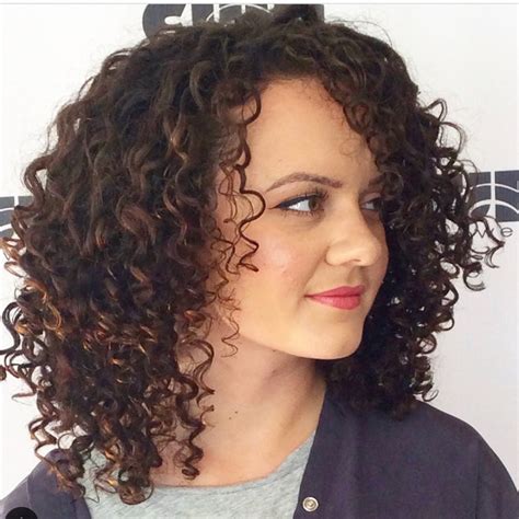 How To Style 3b Medium Curly Hair Wavy Haircut