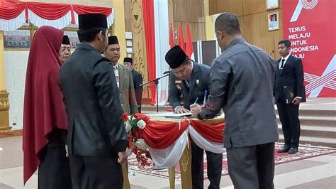 Sebanyak Pejabat Administrator Dan Pengawas Di Lingkungan Pemkab