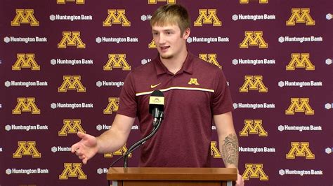 Gophers Qb Kaliakmanis Cb Walley Preview Saturday S Game At North