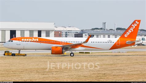 Easyjet A321 : Easyjet Airbus A321 Neo Taxi And Takeoff From Kefalonia Airport Lgkf Efl ...