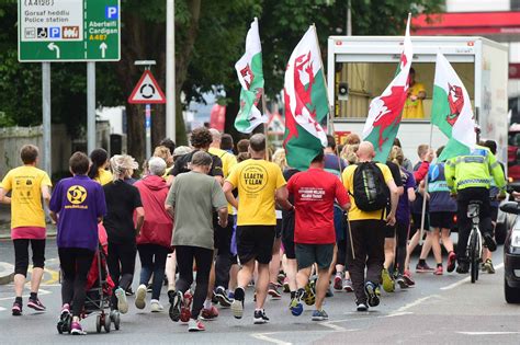 Grantiau Ras Yr Iaith Cyfnod Ceisiadau Yn Agor Y Mentrau Iaith