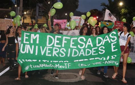 Sinasefe Ifes fortalece luta em defesa da Educação Sinasefe IFES