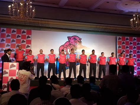 Abhishek Bachchan Unveils The Jerseys of Jaipur Pink Panthers! | MissMalini