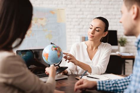 Fiche métier Agent daccueil touristique salaire étude rôle et