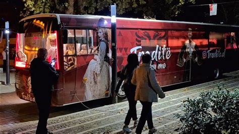 Tirana Autobuzi Me I Vecante I Qytetit Plot Me Dhurata Qe Duhet Ta