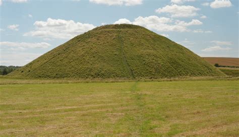 Silbury Hill © Habiloid Geograph Britain And Ireland