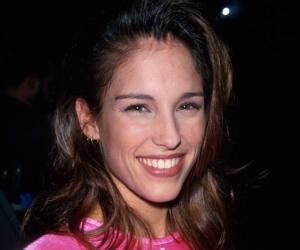 Amy Jo Johnson Biography Birthday Awards Facts About Amy Jo Johnson