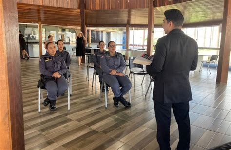 Universal Homenageia Policiais Femininas Do Bpm Pela Passagem Do