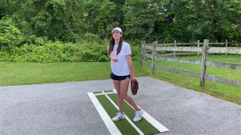 Softball Pitching How To Throw A Screwball Youtube