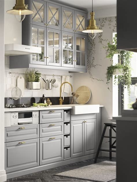 A sleek traditional-style kitchen with BODBYN cabinet - IKEA | IKEA Singapore